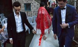 Damat Gelini Aldı, Düğüne Giderken Hamur Açtı: Renkli Gelenekler Yüzleri Güldürdü