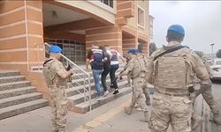 İzmir'de suç örgütüne yönelik operasyonda yakalanan 17 şüpheli tutuklandı