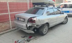 Bursa'da sürücüsü fenalaşan otomobil, 4 araca çarptı
