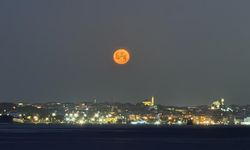 "Çilek Dolunayı" İstanbul Avrupa Yakası’ndan böyle görüntülendi