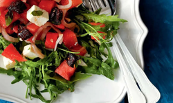 Yaz Ayında Tüketilecek Serinletici Salata Tarifi