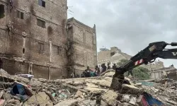 Pakistan'da çöken 5 katlı binada ölü sayısı 16'ya çıktı