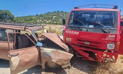 Balıkesir İvrindi’de otomobil ile kamyonet çarpıştı; 8 yaralı