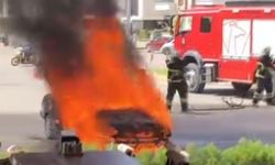 Aksaray’da seyir halindeki otomobil alev alev yandı