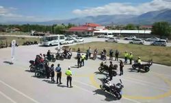Erzincan’da motosiklet sürücülerine güvenli sürüş eğitimi verildi