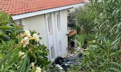 Marmaris’te otomobil evin bahçesine uçtu: 1 ölü, 4 yaralı