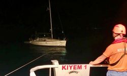 Çanakkale Boğazı’nda makine arızası yapan tekne yedeklenerek çekildi