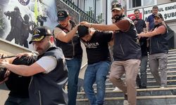 Küçükçekmece’de 2 kişinin yaralandığı silahlı çatışmanın zanlıları adliyeye sevk edildi