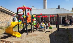 Muş’ta köye şehit Öğretmen Necmettin Yılmaz adına oyun parkı yapıldı