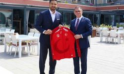 Türkiye Güreş Federasyonu Başkanı Taha Akgül, Van Valisi Ozan Balcı’yı ziyaret etti
