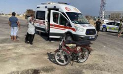 Otomobille çarpışan motosiklet sürücüsü yaralandı