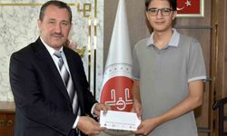 Bilecikli genç ’Umre’ ödülünün sahibi oldu