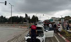 Osmaniye’de iki otomobil çarpıştı: 2 yaralı