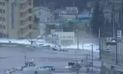 Japonya'da tsunami uyarıları kaldırıldı