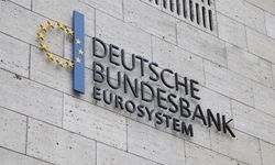 Bundesbank Alman ekonomisinin ikinci çeyrekte ivme kaybettiğini bildirdi