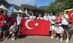 Milli sporcular, Dünya Gençler ve 23 Yaş Altı Rafting Şampiyonası'nda altın madalya kazandı