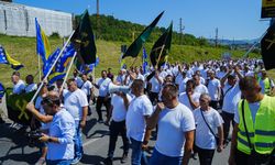 Bosna Hersek'te madenciler düzenli maaş talebiyle başkentte gösteri yaptı