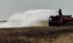 Konya'da arpa ekili alanda çıkan yangın söndürüldü
