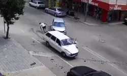 Adana’da sürücü kaza sırasında açılan kapıdan inip koşarak uzaklaştı