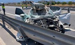 Anadolu Otoyolu'nda bariyere çarpan otomobildeki 4 kişi yaralandı