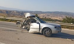 Çorum'da yolcu minibüsü ile otomobil çarpıştı, 11 kişi yaralandı