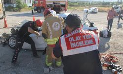 Manisa'da park halindeki tıra arkadan çarpan otomobildeki baba ve 3 çocuğu öldü