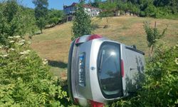 Sinop'ta otomobilin devrildiği kazada 3 kişi yaralandı