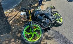 Uşak'ta hafif ticari araçla çarpışan motosikletin sürücüsü öldü