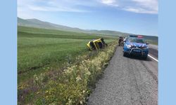 Ardahan’da tır şarampole devrildi: 1 yaralı
