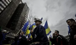 Bosna Hersek'te madenciler düzenli maaş talebiyle başkentte gösteri yaptı