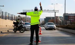 Trafikte Tehlikeli Şovun Sonu Yol Ayırımında Bitti