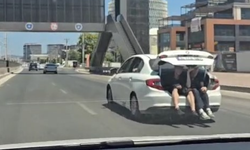 Kilometrelerce bagajda seyahat ettiler