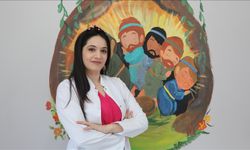 Çocukluk tutkusunu fırçasıyla duvarlara işliyor
