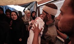 İsrail'in Gazze'ye son saldırılarında aralarında çocukların olduğu 13 kişi yaşamını yitirdi