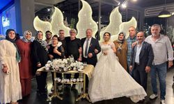 Liseli sınıf arkadaşları 34 yıl sonra karşılaştı, görüşme düğünle sonuçlandı