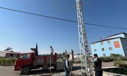 Kars’ta ARAS elektrik köylerde elektrik direklerini yeniliyor