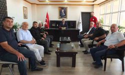 Burhaniye’de Elazığlılar Kaymakam Atilla’yı ziyaret etti