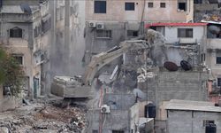 İsrail ordusu, yargı kararına rağmen Tulkerim Mülteci Kampı'nda Filistinlilerin evlerini yıkıyor