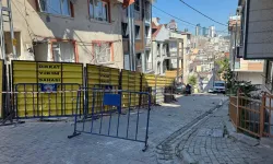 Kağıthane'de balkonu çöken bina tahliye edildi