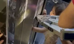 Kolu asansöre sıkışan çocuk kurtarıldı