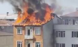 Sultanbeyli’de 5 katlı binanın çatısında yangın