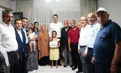 Bakan Kurum’dan Depremzede Aileye Ziyaret