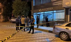Manisa'da Emlak Ofisinde Silahlı Kavga Çıktı 1 ölü, 3 yaralı