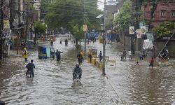 Pakistan'ın bazı bölgelerinde şiddetli yağışların yol açtığı sellerde 11 kişi öldü