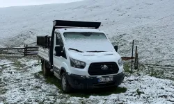 Rize ve Trabzon'un yüksek kesimleri temmuzda beyaza büründü