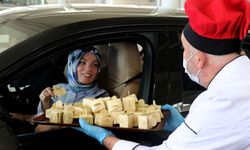 Kapıkule'den yurda giriş yapan gurbetçilere renkli karşılama