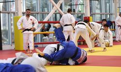 Milli judocular, Samsun'daki ortak kampta şampiyonalara hazırlanıyor
