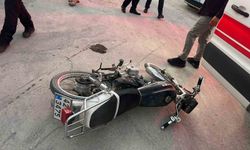 Karapınar’da motosiklet otomobille çarpıştı: 2 yaralı