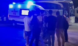Otobüs şoförleri arasında yol kenarında bıçaklı kavga: 1 yaralı