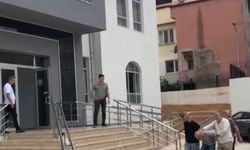 Boşanmak üzere olduğu eşini öldürüp kaçtığı Sinop’ta yakalanan şahıs Trabzon’a getirildi